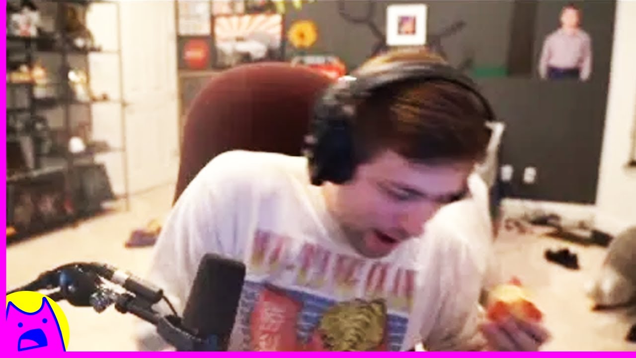Sodapoppin Laughing and Eating an Apple At The Same Time 🍎