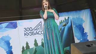 Поёт Дарья Банникова - РЕЧЕНЬКА. Концертные номера с концерта 10 июля в Полысаево  в парке.