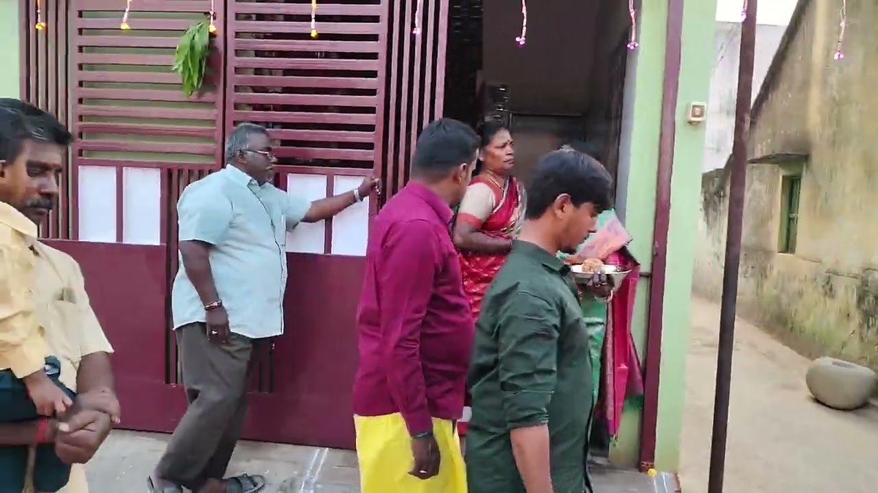 திருக்கல்யாணம் நிகழ்விற்காகசீர்வரிசை தட்டு வரிசைகள்