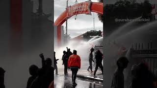 Demo di surabaya terjadi. bubarkan DPR, revisi pajak yg mencekik, sahkan uu perampasan aset koruptor