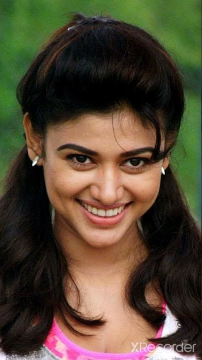 Oviya Helen cute beautiful actress🌷 from Kerala, India Big Boss tamil contestant, Oviya actress🌷