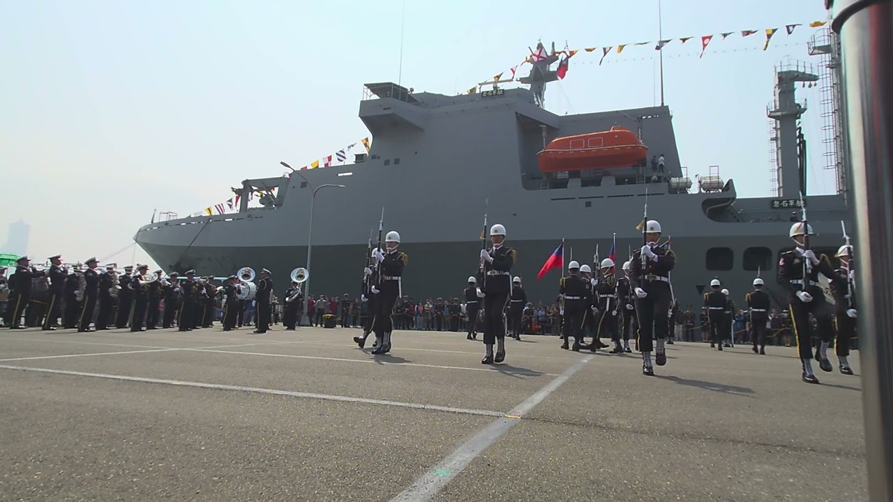 中華民國海軍114年敦睦遠航海軍樂儀隊表演@高雄港