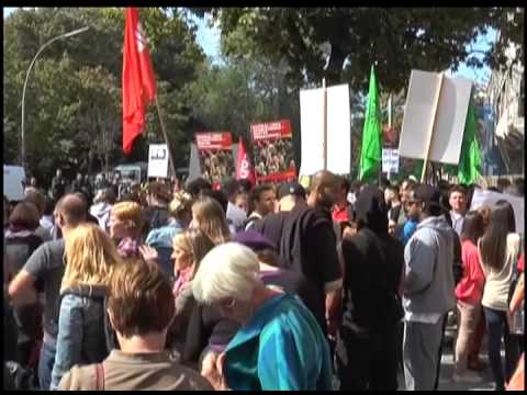 Столкновения сторонников и противников миграционной реформы в Берлине