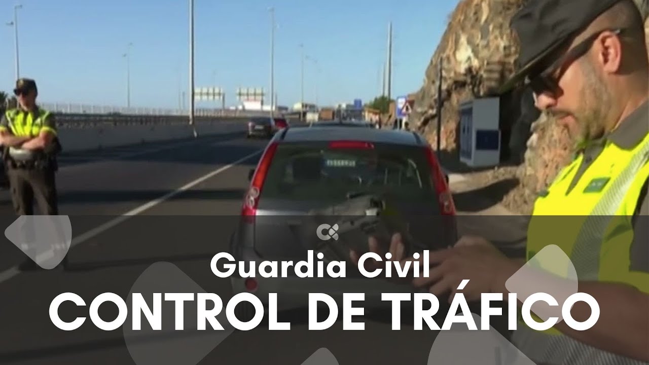 Así hace un control de tráfico la Guardia Civil