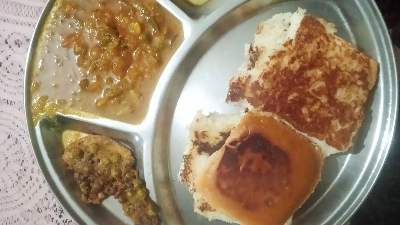 Tillu baba ke sath padhai kar rahi hai or pav bhaji bahut tasty bna tha guys