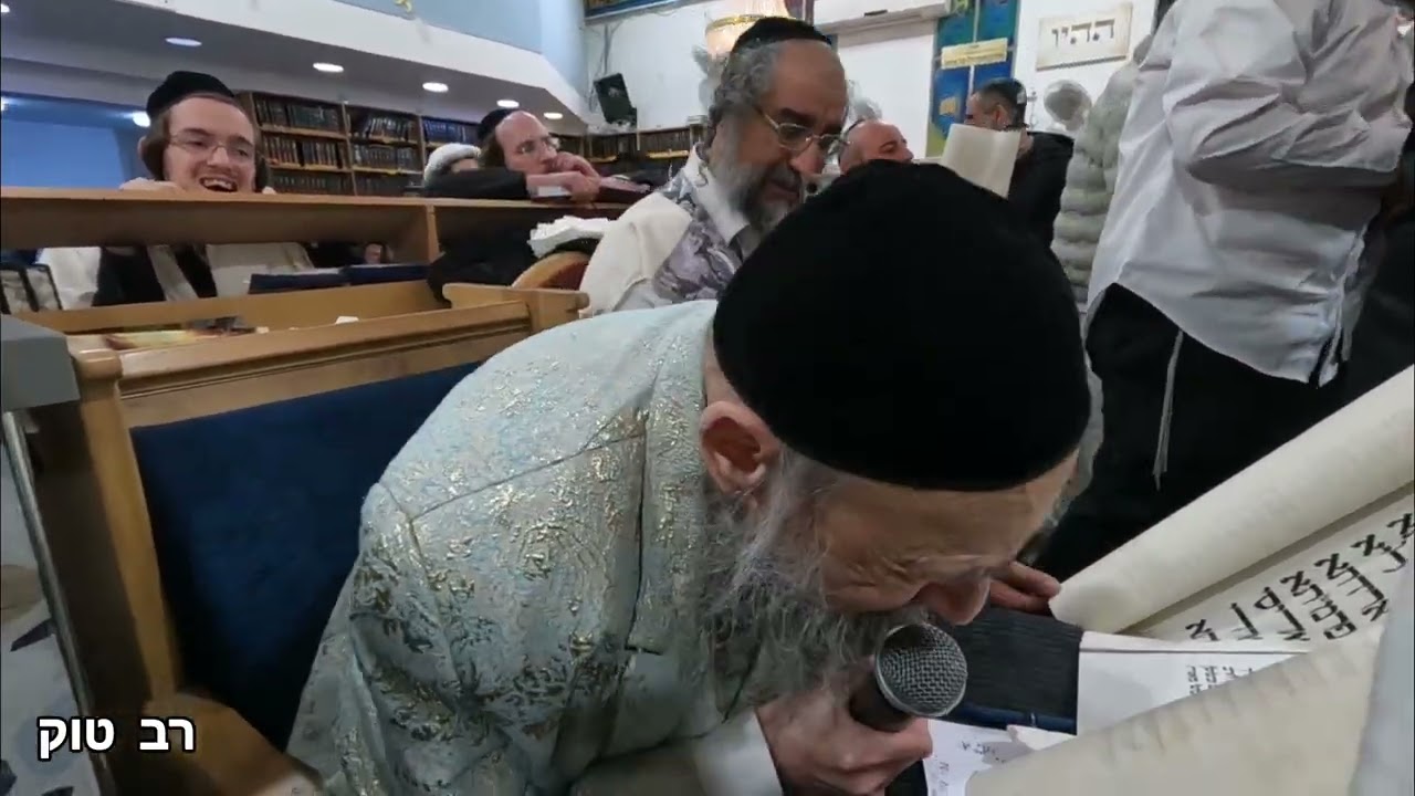 הרב קוק בקריאת המגילה 02.03.2026 (29)