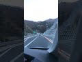 対向車の屋根の赤い物体って⁉️😱