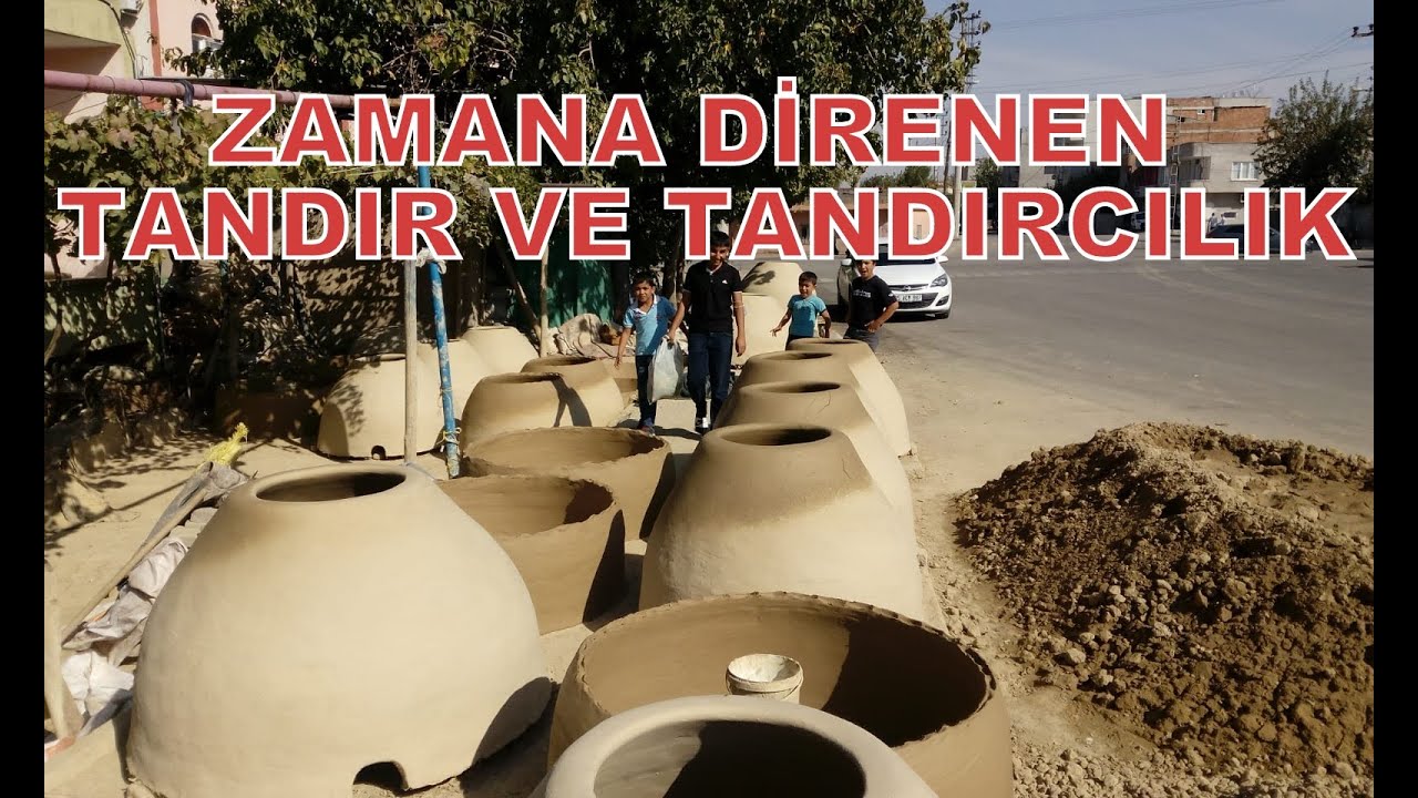 BATMAN'DA GEÇİM KAPISI TANDIR ZAMANA DİRENİYOR, İŞTE ELLERİN ÇAMURLA BULUŞTUĞU O ANLAR: