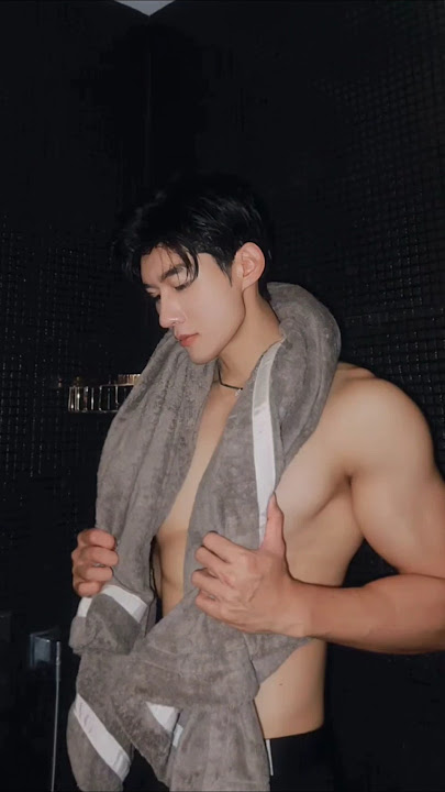 You said we would meet at 9, so I got up at 5 to get my muscles pumped up 🤩 Huang Dasheng ( 黄大圣 )