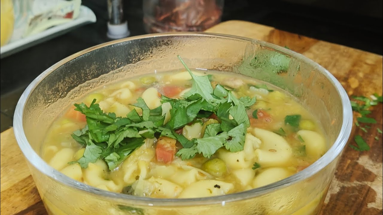 Cooker wali macroni / macroni lentil soup #oil free soup #veg soup #kids 