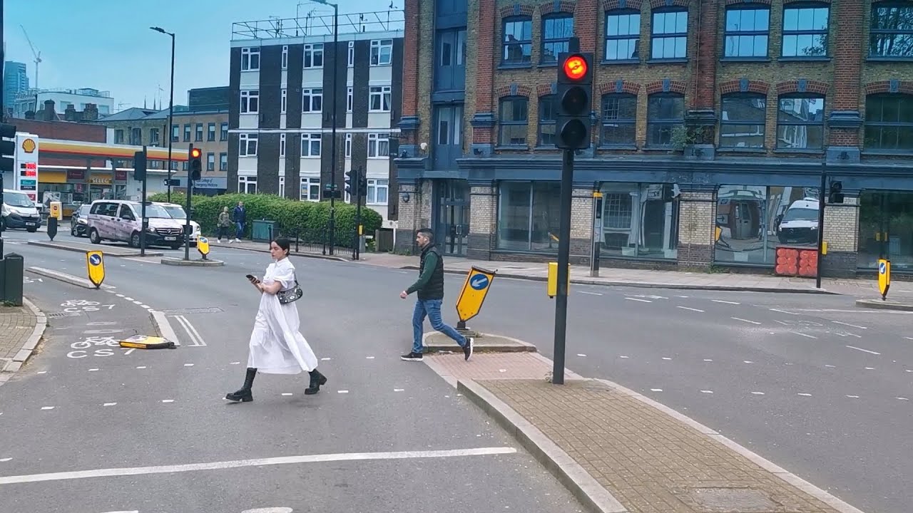 Travel UK. Earlsfield, Wimbledon to London Bridge YouTube