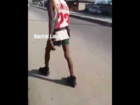 إسقيني خمرا يا سلافة هههههههه كملت عليه مااال