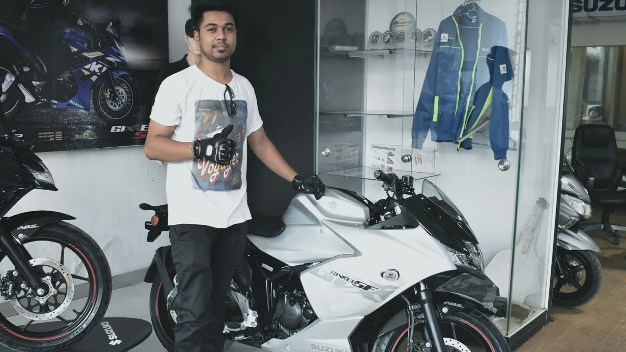 gixxer sf 155 silver