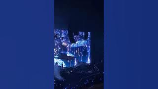 Ado's opening act 'Usseewa' at O2 arena for Hibana World Tour 💙