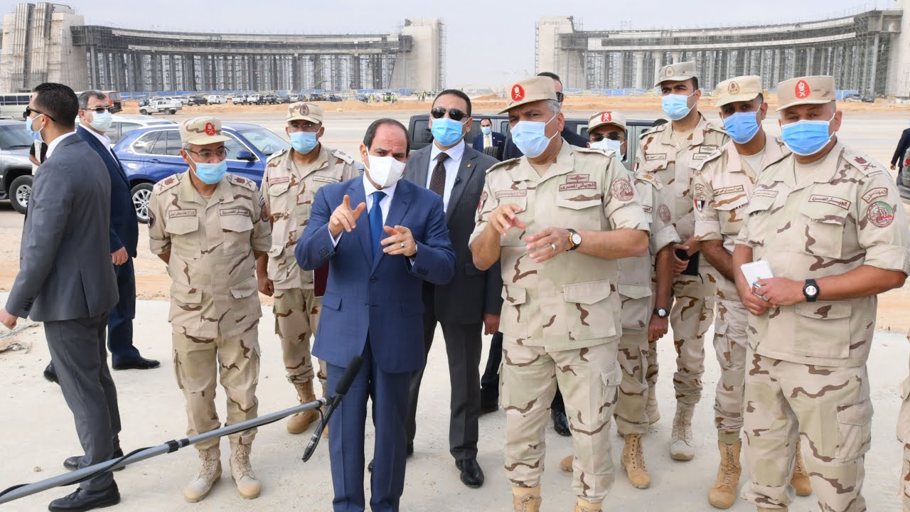 الرئيس عبد الفتاح السيسي يقوم بجولة تفقدية لعدد من المشروعات والمواقع الإنشائية بالعاصمة الإدارية