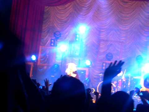 Paramore - Brick By Boring Brick (HQ) SECC Glasgow