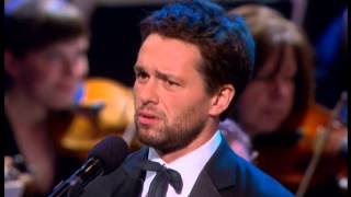 Julian Ovenden &amp; Sierra Boggess sing &#39;If I Loved You&#39; - John Wilson conducts