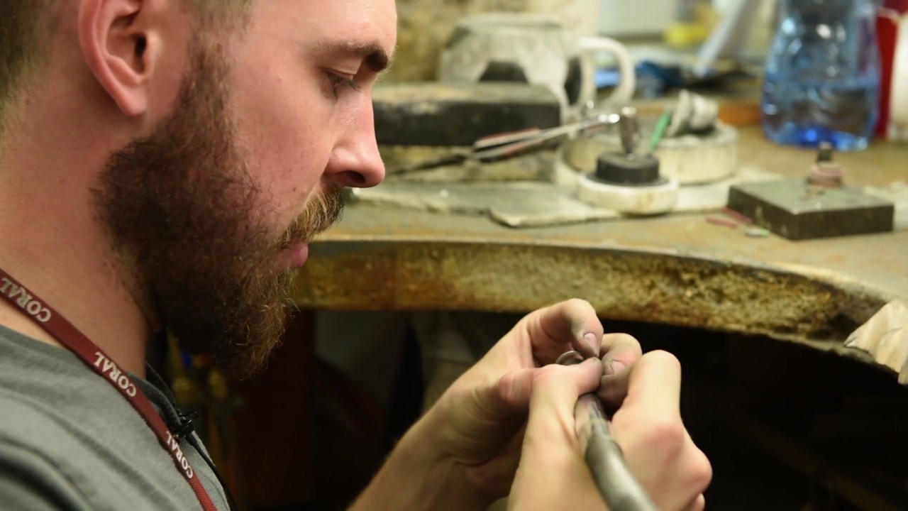 How is a diamond ring made? Inside a diamond ring workshop