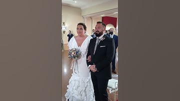 Novio se va de la ceremonia y mira lo que pasa ..!!