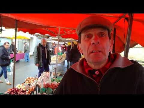 Le plus beau marché : le marché de Sainte-Livrade (47)