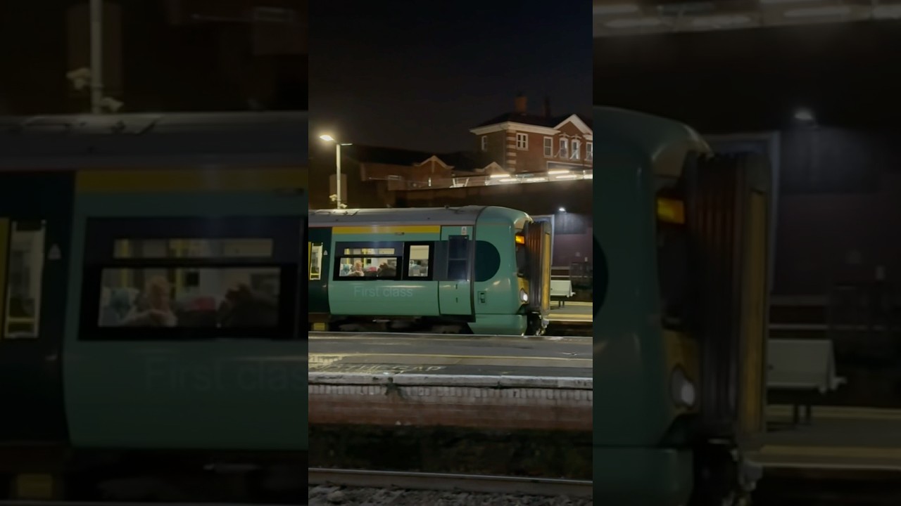 More Trains at Clapham Junction including 377s 450s 444s and 455s