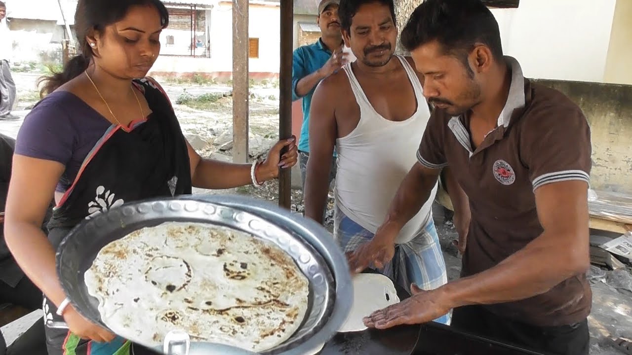 Honest Husband Wife Manages Everything Together - Paratha @ 5 rs each - Indian Street Food | Indian Food Loves You