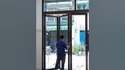 Cửa xếp trượt 6 cánh phụ kiện HMA màu bạc