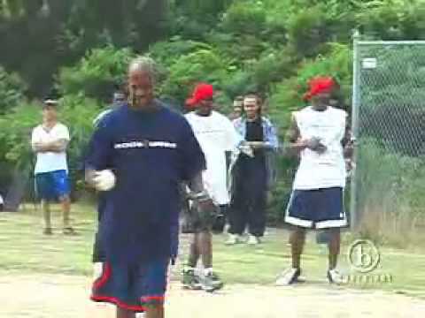 Aaliyah, Damon Dash, P. Diddy Jay-Z Playin' Softball.flv - YouTube