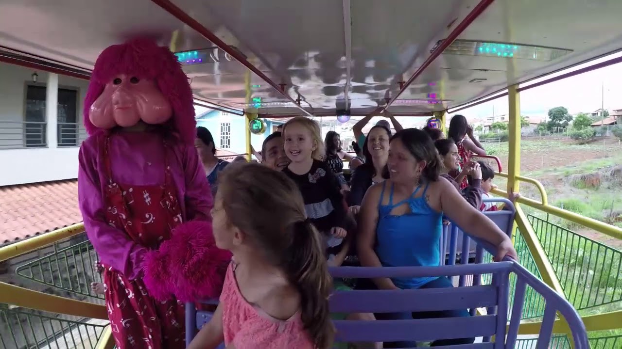 carreta da alegria,fofão,ben10,Mickey,  Cruzilia-MG