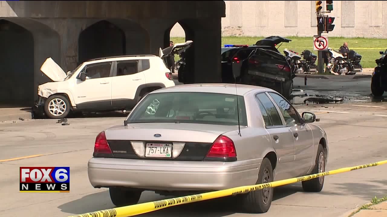 Police pursuit ends in crash - YouTube