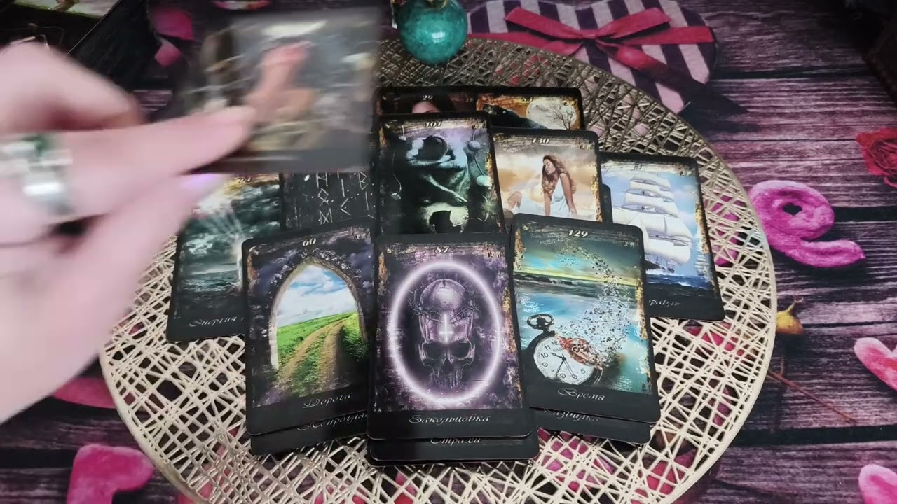 😈 КРЫСА ВАМ ПАКОСТИЛА И ОТ СВОЕГО ЖЕ РОДА ОГРЕБЛА 🤪 #василисажар #boomerang #гадание #таросегодня 