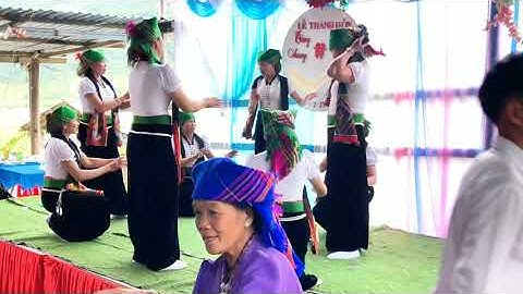 Múa sắc màu khơ mú ĐVN Đồng niên bản nà tâu múa mừng đám Cưới 