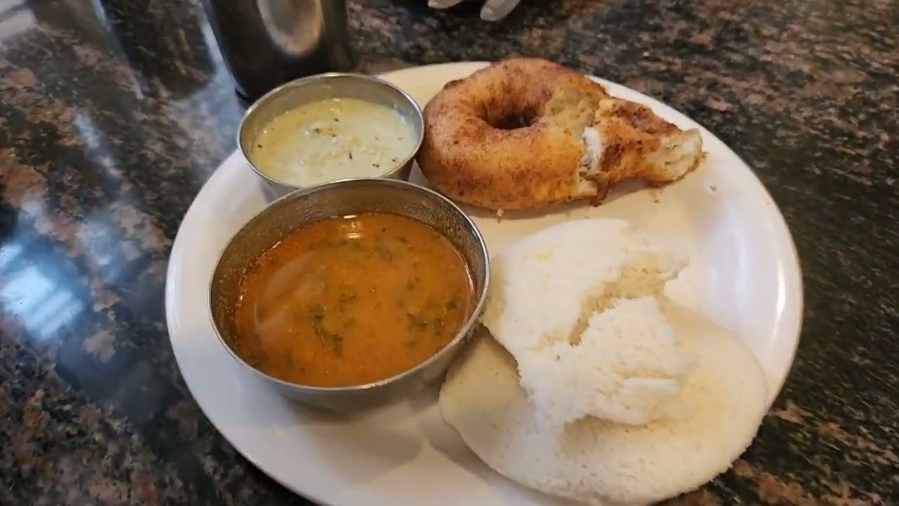 Best Breakfast  available  here |Paakashala |MADIKERI