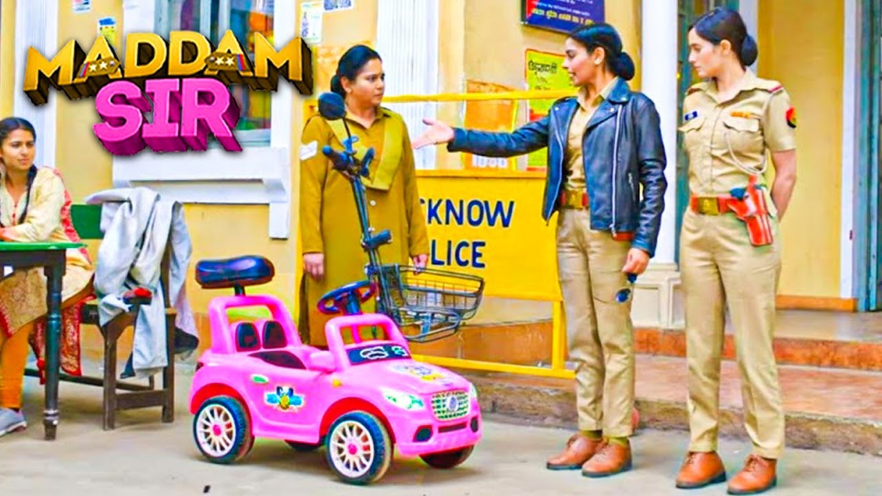 Karishma Singh ने मोटरसाइकिल की जगह Pushpa Ji को दी छोटे बच्चों की गाड़ी! | Madam Sir | New Episode