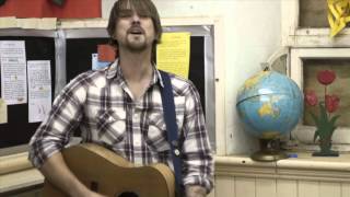 Gaz Brookfield - Be The Bigger Man (Official Video) chords