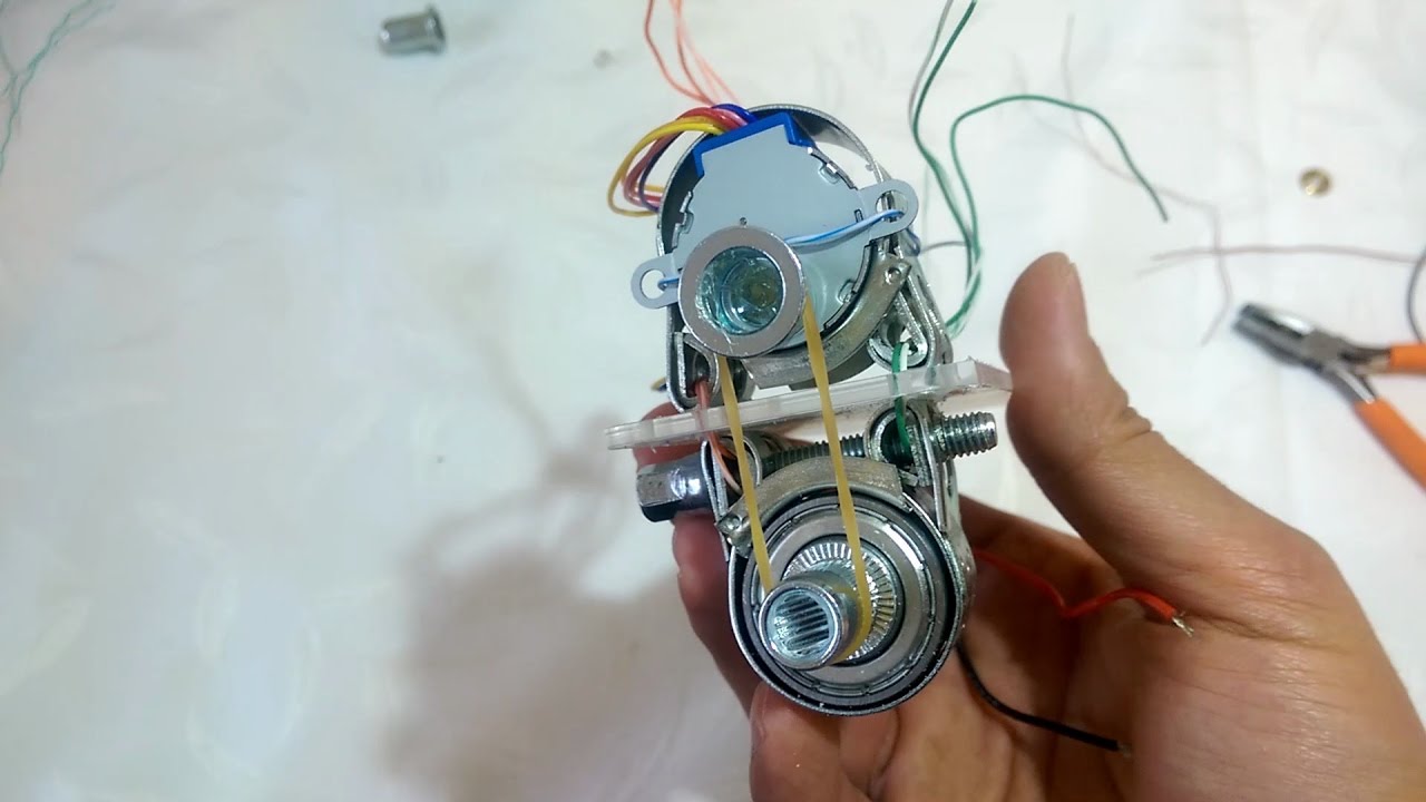 Simple 28byj-48 Stepper motor mount - YouTube
