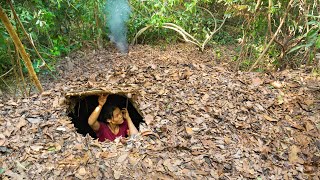 Girl Living Off Grid, Built World Most Secret Underground Bunker Home to Stay