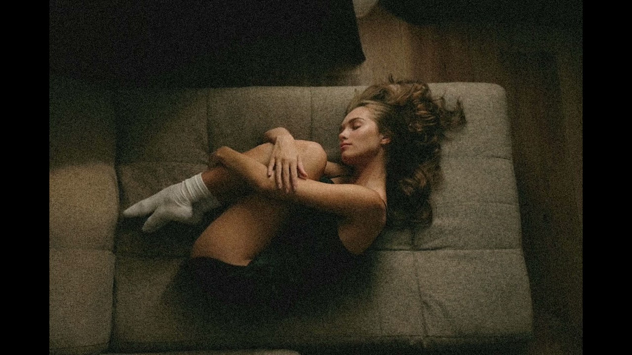 HELENA NOIR - Fell Apart