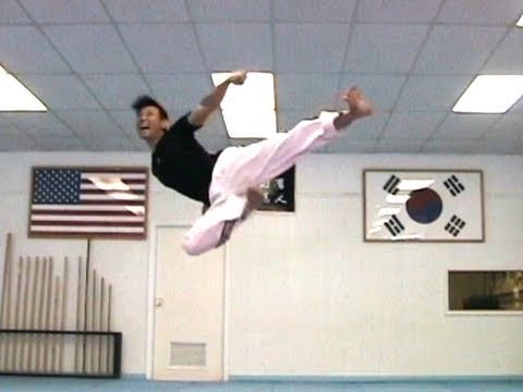 Taekwondo Kicking Techniques Sampler (taekwonwoo)