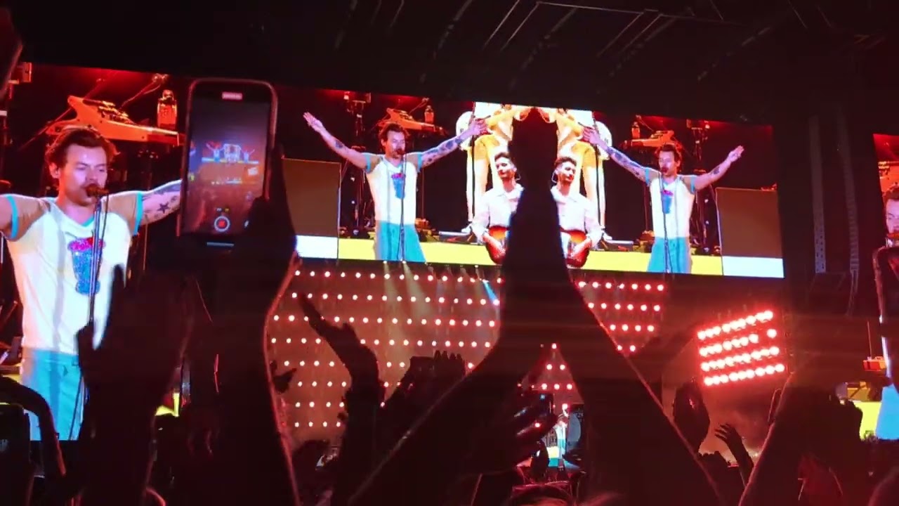 What Makes You Beautiful - Harry Styles, Perth, 20 February 2023