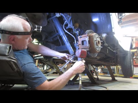 2014 Jeep wrangler  lift kit install 2.5 inch, rough country