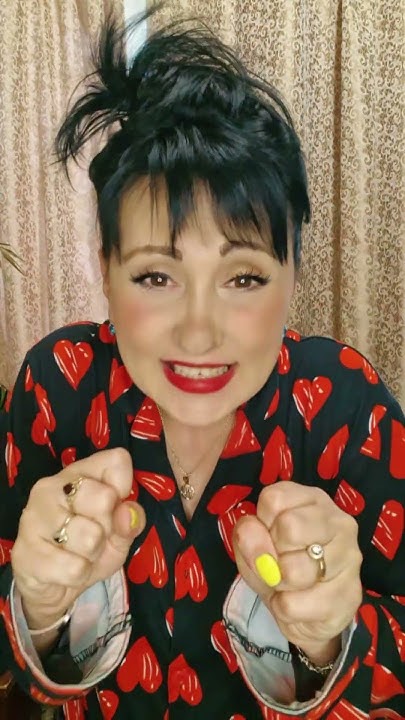 як повинна виглядати жінка 🥰 #комедія #гумор #жарти - YouTube