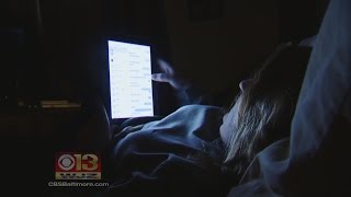 Study Links Teen's Cell Phone Use With Greater Diabetes, Obesity Risk