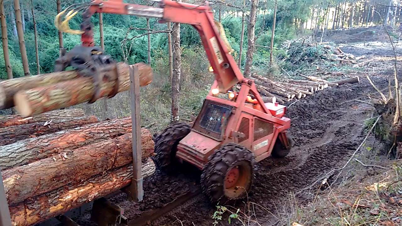 Tecfor cargando camiones
