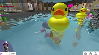 Roblox - BloxBurg - O MENINO POBRE SEM ROBUX QUE FICOU RICO