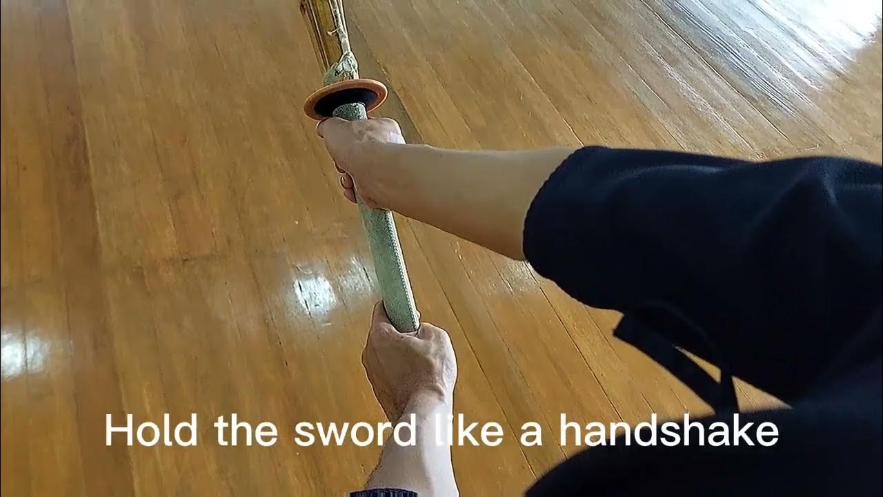 KENDO Lessons How to properly hold and use your Shinai YouTube