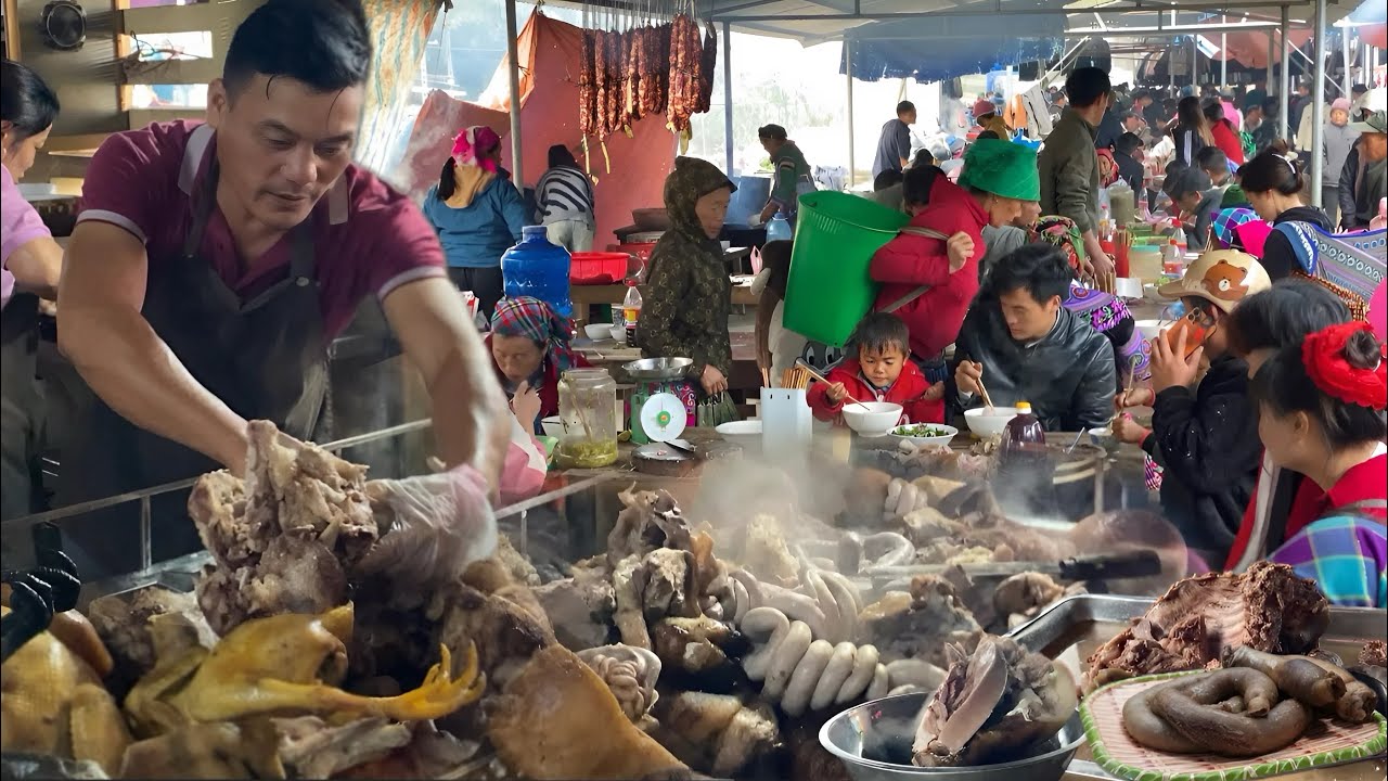 CHỢ TẾT VÙNG CAO - BẮC HÀ | Ẩm Thực Ngon Khó Cưỡng, Đặc Sản Lạ Khiến Chị Em Mê Mẩn Không Muốn Về.