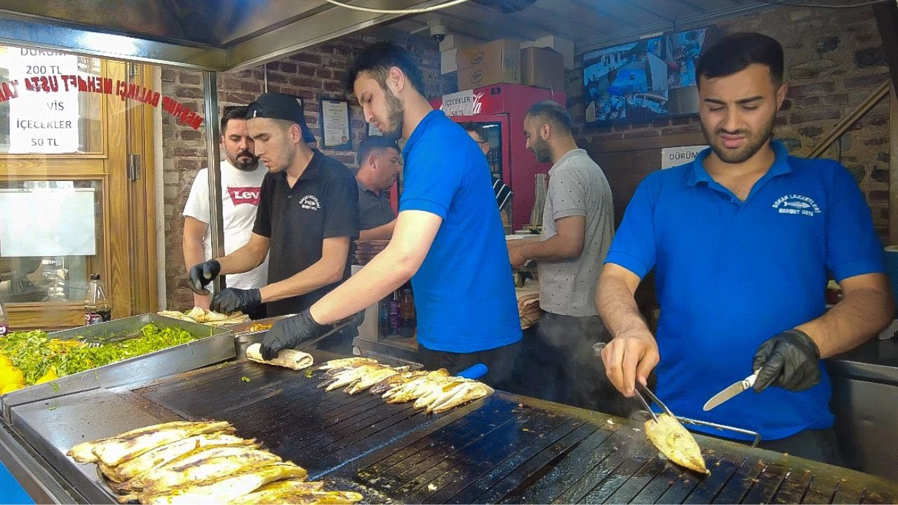 Mouthwatering Turkish Street Food in Karaköy Istanbul | Balık Ekmek, Baklava & Local Favorites 4K