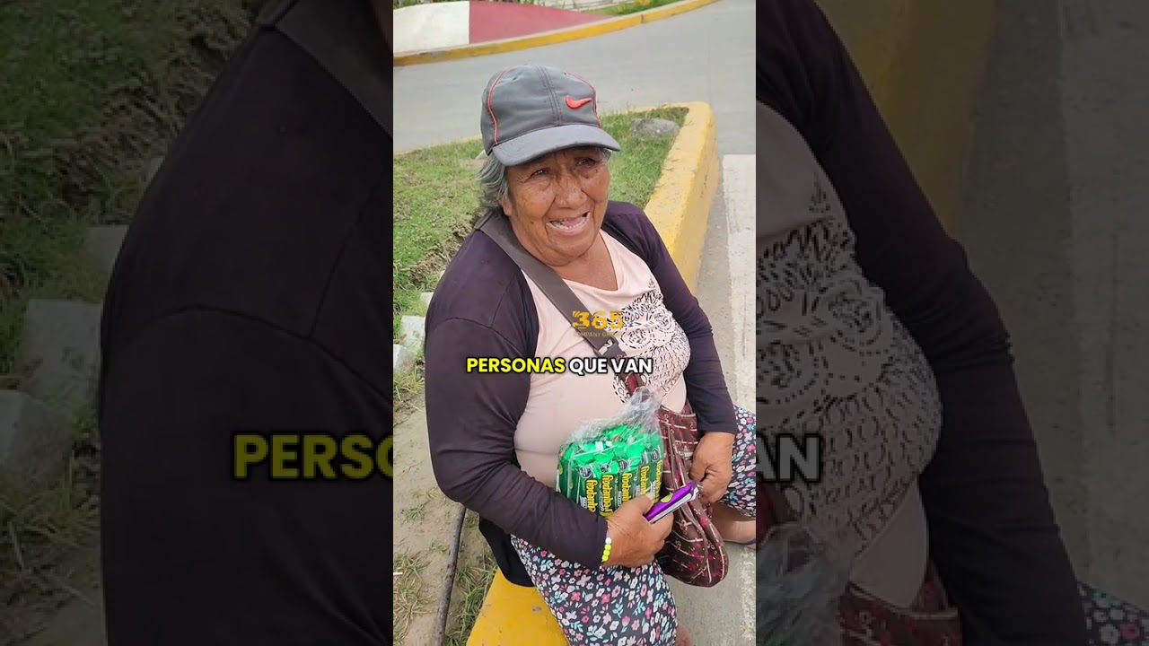 En Jaén, conocimos a una madre vendiendo dulces en un semáforo 🚦.