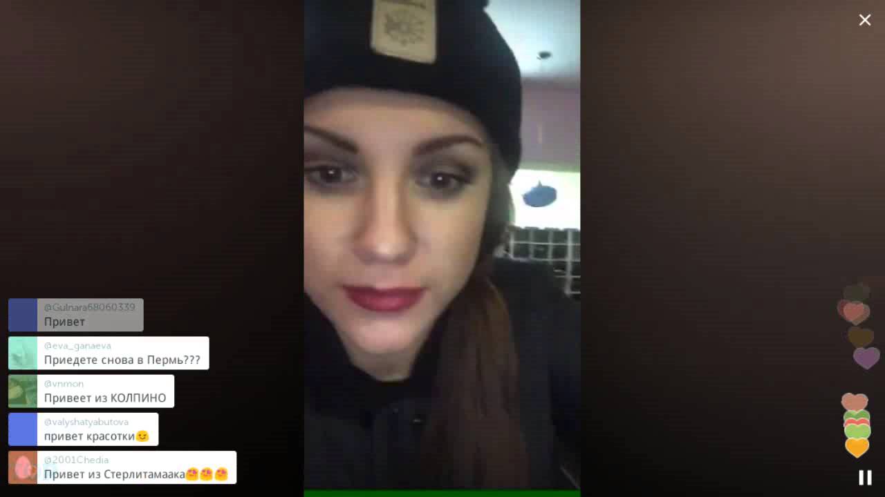 перископ девушка с собакой. собачка лижет девочку. уитни висконсин dog. перископ девушка с собакой. маленькая киска девочки.